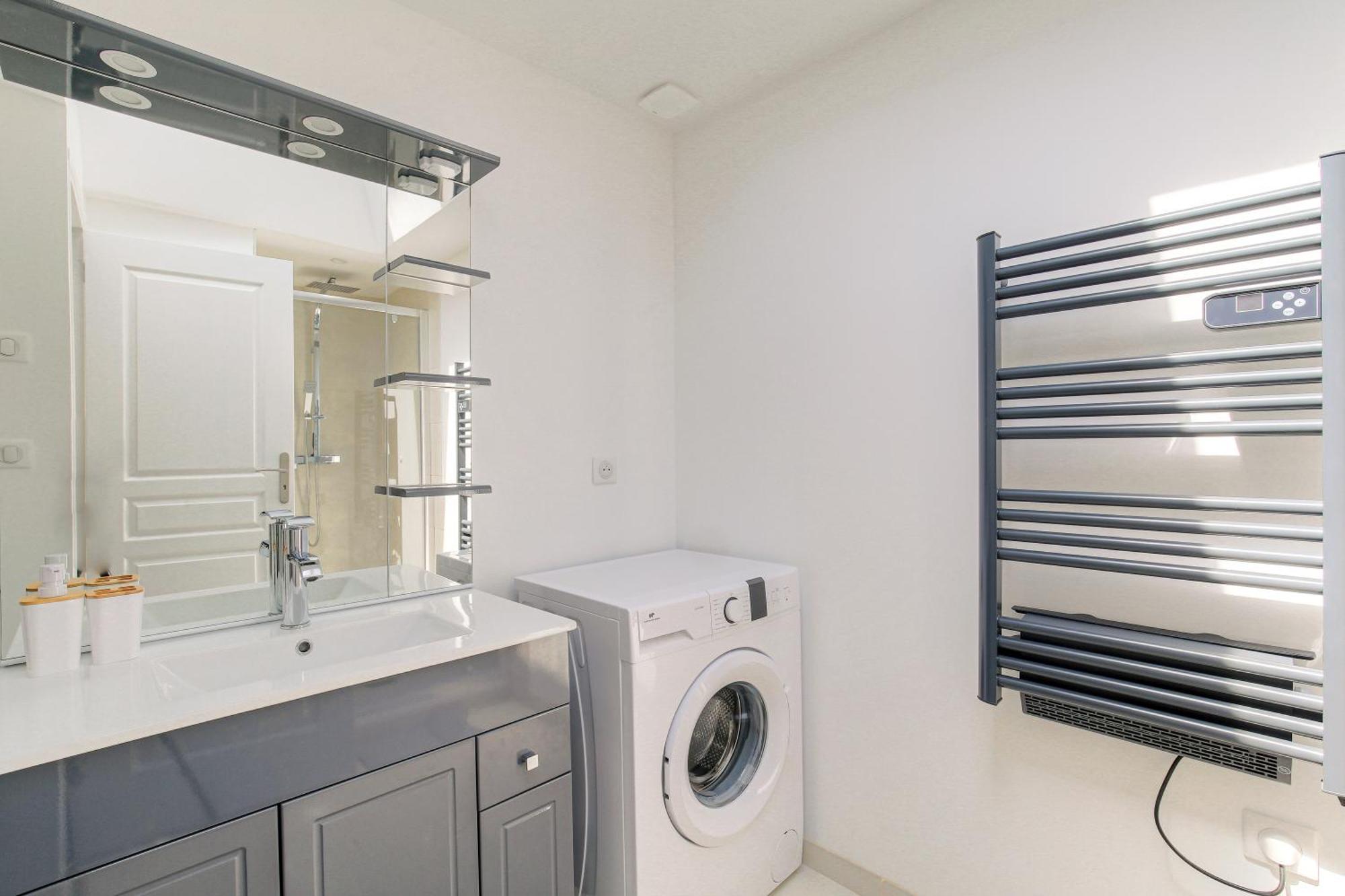 Maison Cosy Avec Terrasse A 15 Minutes De Lyon Et Wifi