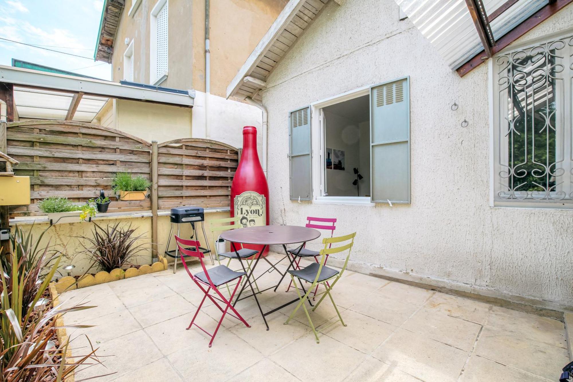Maison Cosy Avec Terrasse A 15 Minutes De Lyon Et Wifi Rillieux-la-Pape