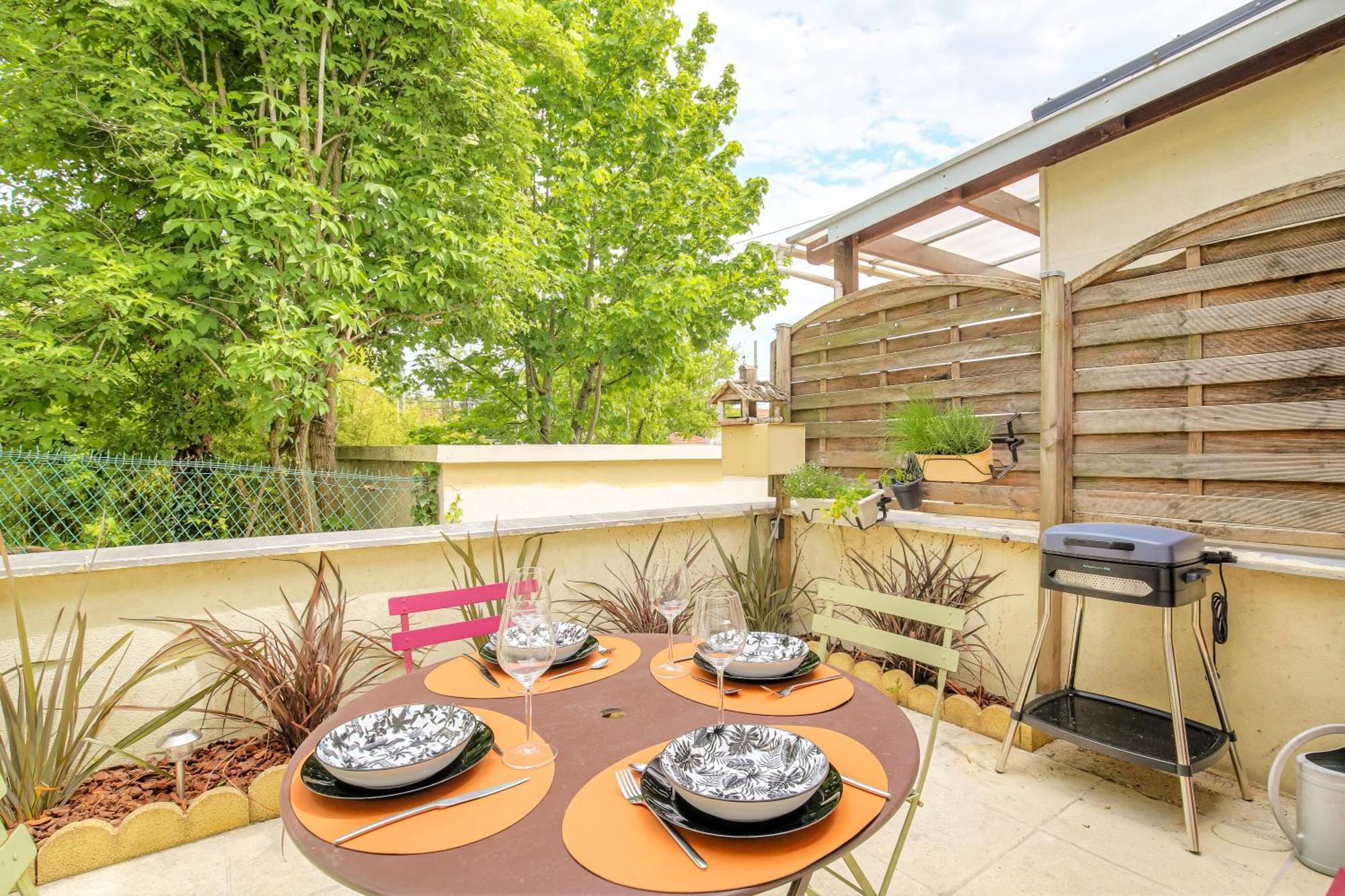Maison Cosy Avec Terrasse A 15 Minutes De Lyon Et Wifi Apartment Rillieux-la-Pape