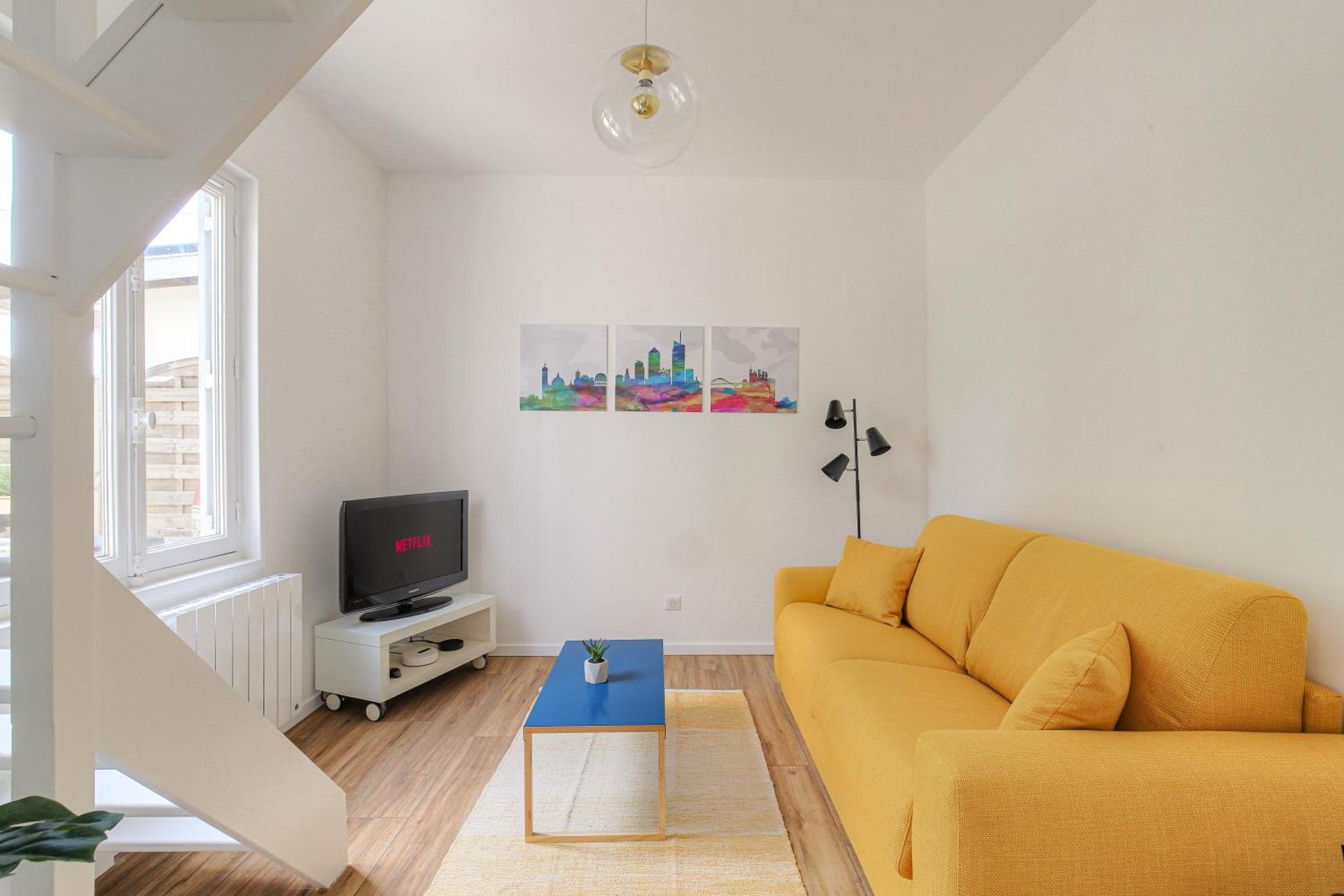 Maison Cosy Avec Terrasse A 15 Minutes De Lyon Et Wifi