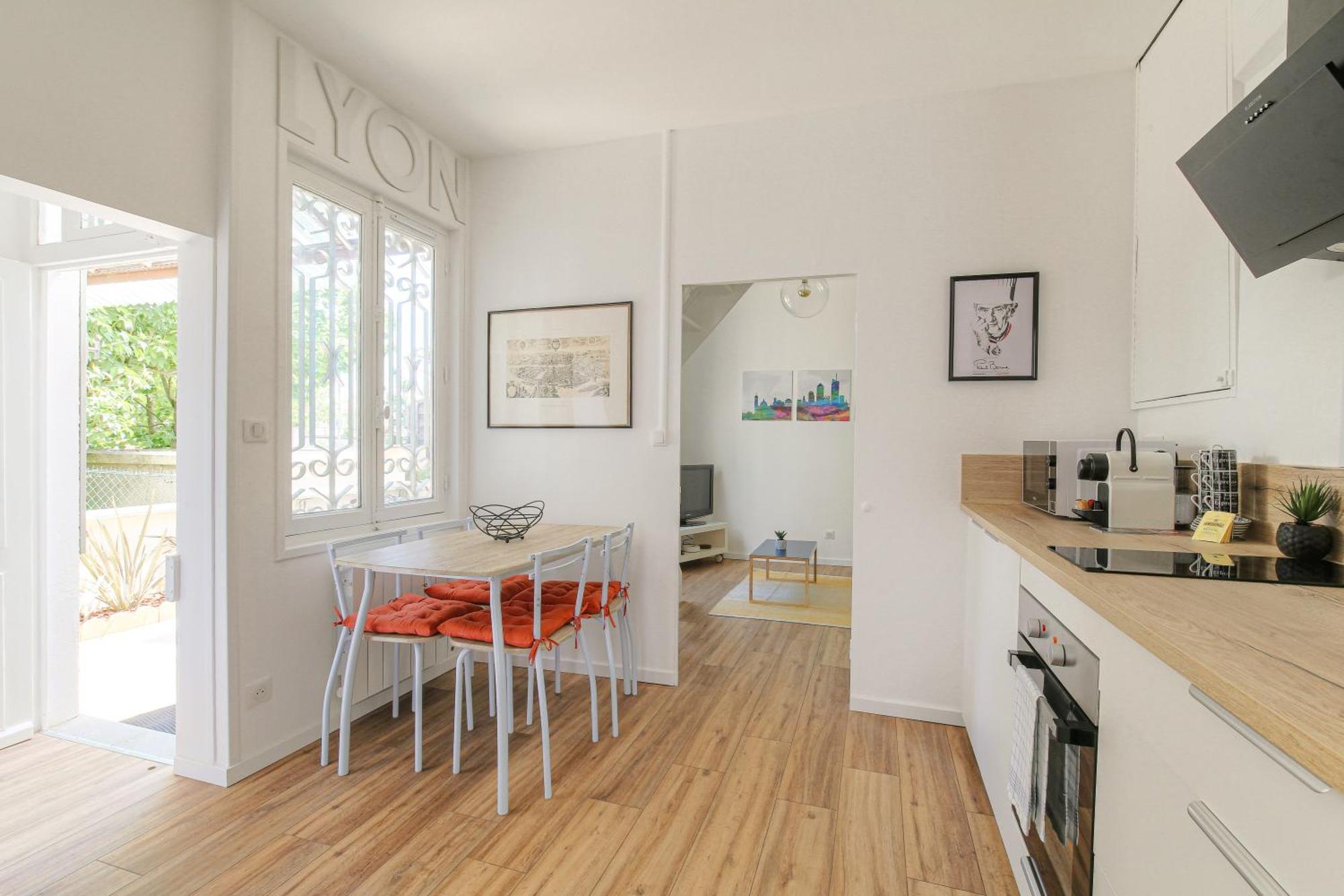 Maison Cosy Avec Terrasse A 15 Minutes De Lyon Et Wifi Apartment