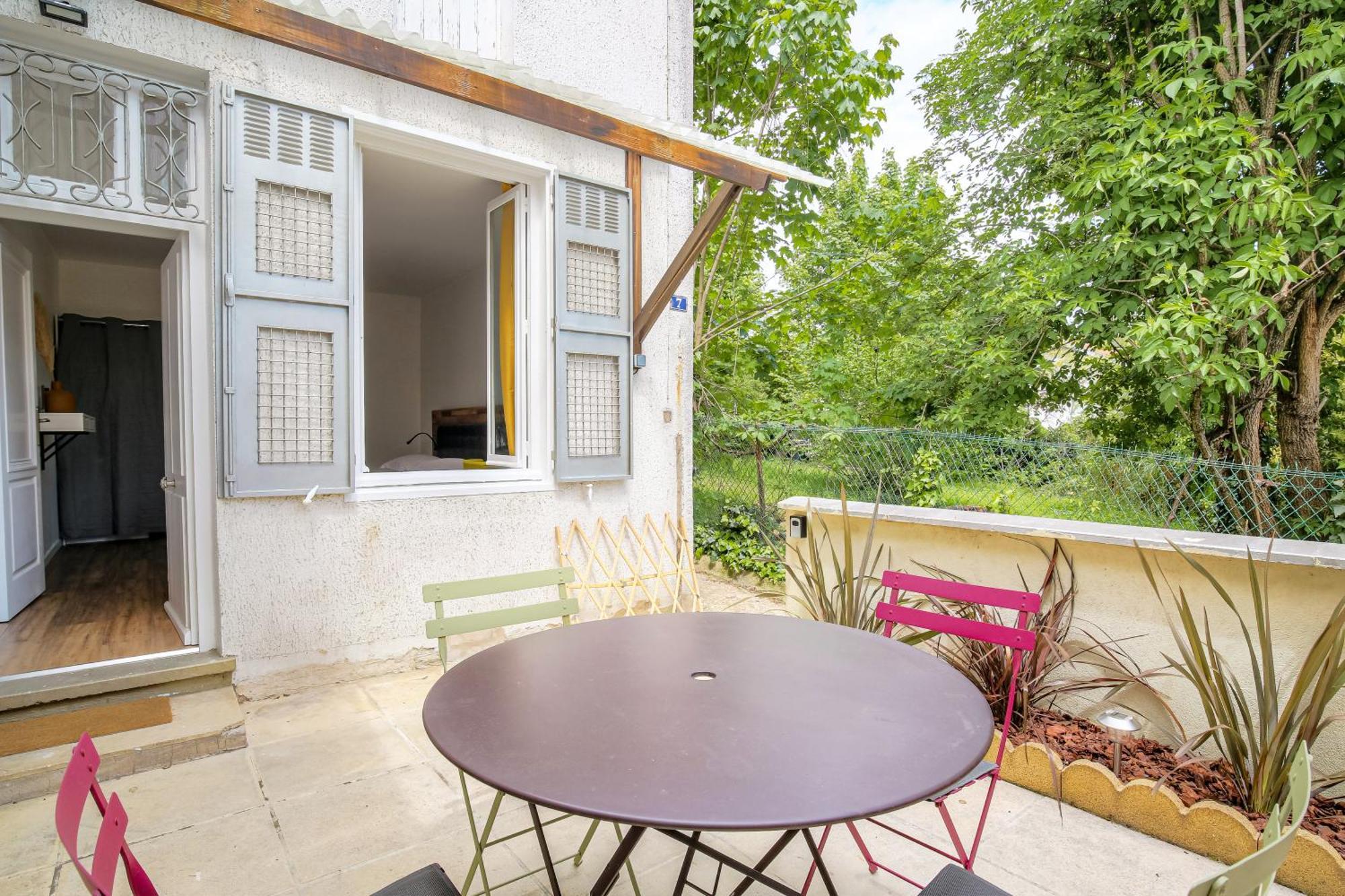 Maison Cosy Avec Terrasse A 15 Minutes De Lyon Et Wifi *